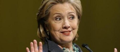 Hillary Clinton alle prese con l'Emailgate