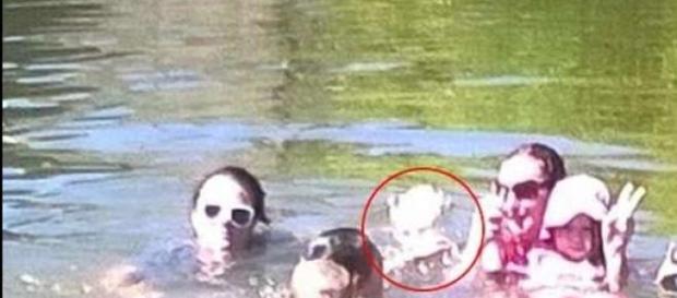 Australia: fantasma di una ragazzina in foto Australia: fantasma di una ragazzina in foto