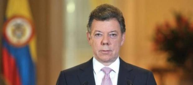 Juan Manuel Santos veut ramener une paix sociale. Juan Manuel Santos veut ramener une paix sociale.