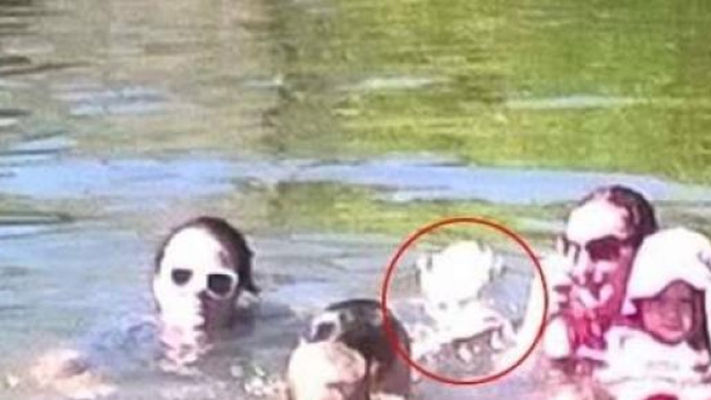 Il fantasma di una ragazza appare in foto.