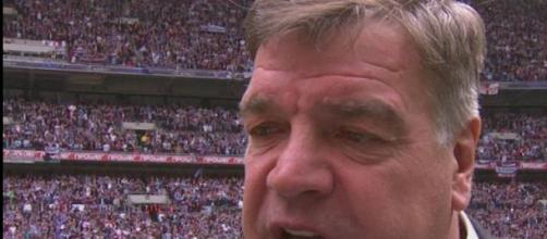Allardyce says Valencia could miss Arsenal game.