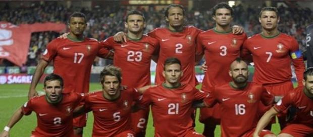 Comandados de Santos firmes no 'top ten' da FIFA Comandados de Santos firmes no 'top ten' da FIFA