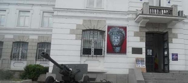Comoara geto-dacica la Muzeul de Istorie Valcea. Comoara geto-dacica la Muzeul de Istorie Valcea.