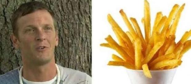 Nick Hess si ubriaca mangiando patatine fritte. Nick Hess si ubriaca mangiando patatine fritte.