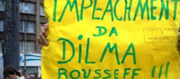 Povo nas ruas pede impeachment de Dilma Roussef Povo nas ruas pede impeachment de Dilma Roussef
