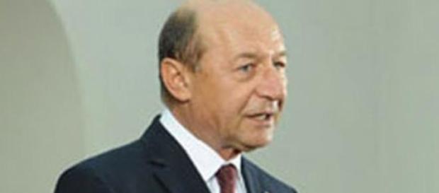 Scaunul lui Basescu se clatina Scaunul lui Basescu se clatina