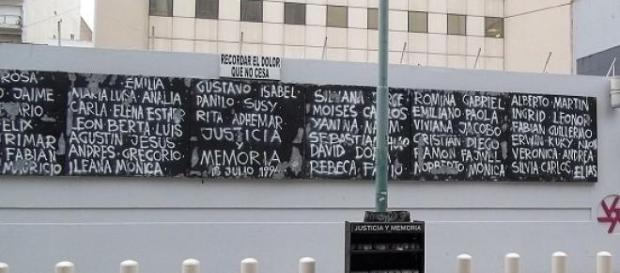 El atentado a la AMIA fue en 1994, aún está impune El atentado a la AMIA fue en 1994, aún está impune