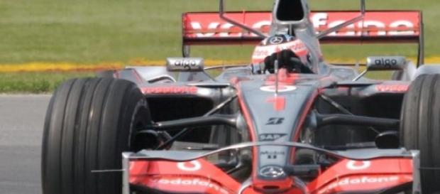 Fernando Alonso, pilotando un McLaren Fernando Alonso, pilotando un McLaren