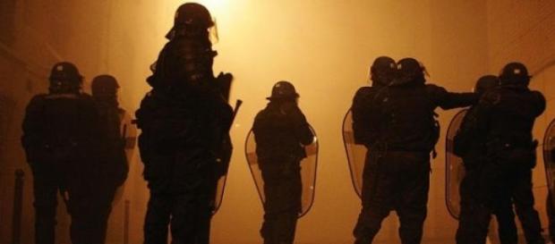 La violence contre la police ne cesse d'augmenter. La violence contre la police ne cesse d'augmenter.