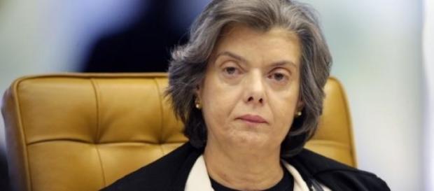 Ministra defende uma mudança de atitude dos Juizes Ministra defende uma mudança de atitude dos Juizes
