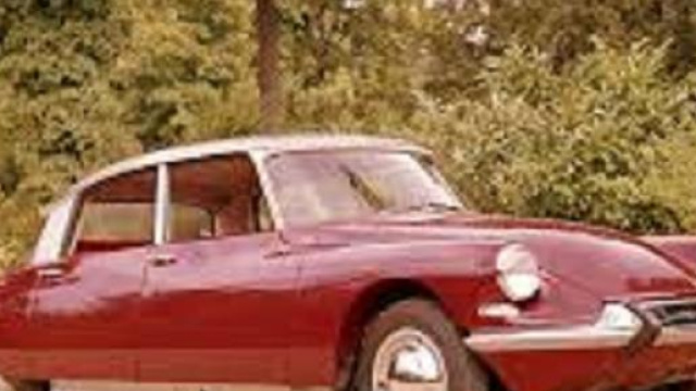 Citroen DS 19 compie sessanta anni