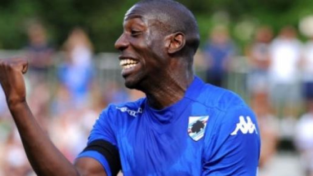 l'attaccante blucerchiato Okaka