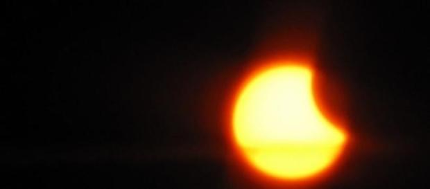 Ein kosmisches Schattenspiel der besonderen Art. Ein kosmisches Schattenspiel der besonderen Art.