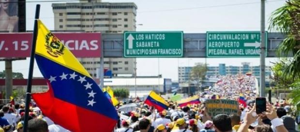 Foram mobilizados 100 mil militares e 20 mil civis Foram mobilizados 100 mil militares e 20 mil civis