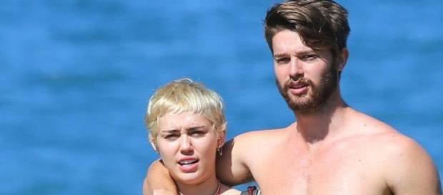Miley Cyrus e Patrick (Foto: FameFlynet) Miley Cyrus e Patrick (Foto: FameFlynet)