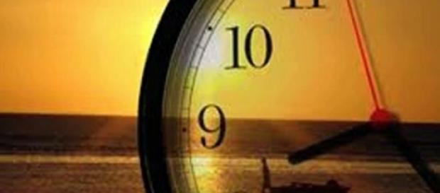 A hora muda dia 29 de Março, quando for 1h. A hora muda dia 29 de Março, quando for 1h.