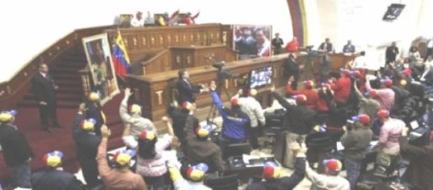 El Parlamento de Venezuela vota en Caracas El Parlamento de Venezuela vota en Caracas