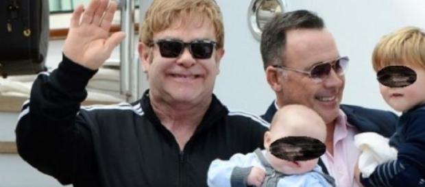 Elton John y su marido son padres de dos niños Elton John y su marido son padres de dos niños