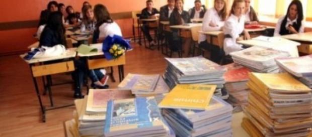MECS - vinovat de continutul manualelor scolare MECS - vinovat de continutul manualelor scolare
