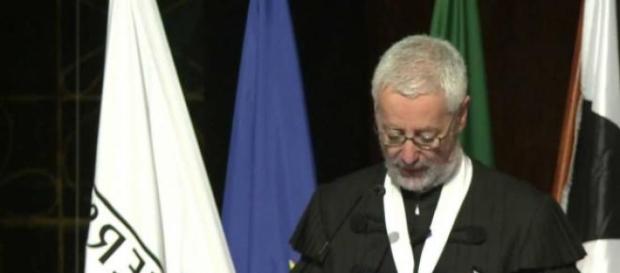 Sampaio da Nóvoa, reitor honorário da UL. Sampaio da Nóvoa, reitor honorário da UL.