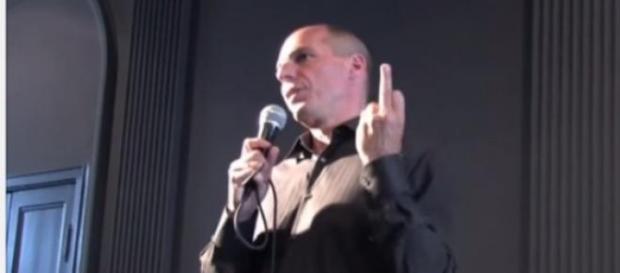 Yanis Varoufakis em Zagreb, em 2013 Yanis Varoufakis em Zagreb, em 2013