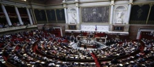 La Francia dice sì alla legge del fine vita