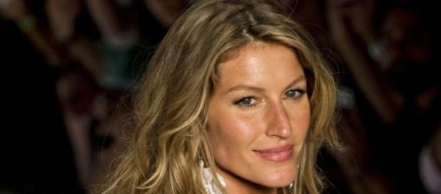Bündchen despede-se das passerelles aos 34 anos Bündchen despede-se das passerelles aos 34 anos