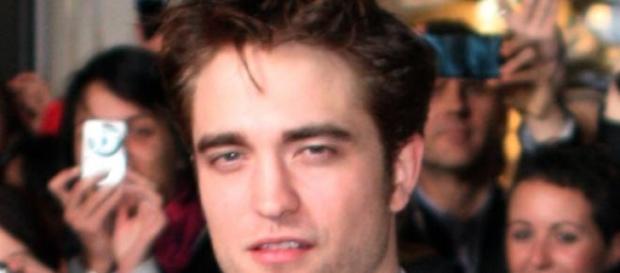 Robert Pattinson quiere casarse con FKA Twigs. Robert Pattinson quiere casarse con FKA Twigs.