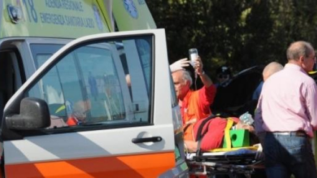 Franco Battiato cade sul palco, operato d'urgenza