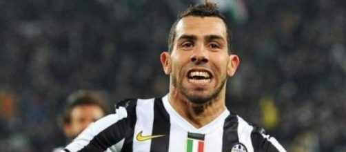 Tevez, straordinario, regala due gol da Champions