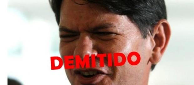 Cid Gomes é o primeiro ministro a deixar o governo Cid Gomes é o primeiro ministro a deixar o governo