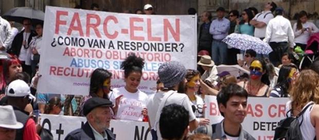 Die Bevölkerung geht gegen die FARC auf die Straße Die Bevölkerung geht gegen die FARC auf die Straße
