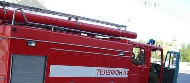 Inauntru mai erau oameni prinsi sub daramaturi Inauntru mai erau oameni prinsi sub daramaturi