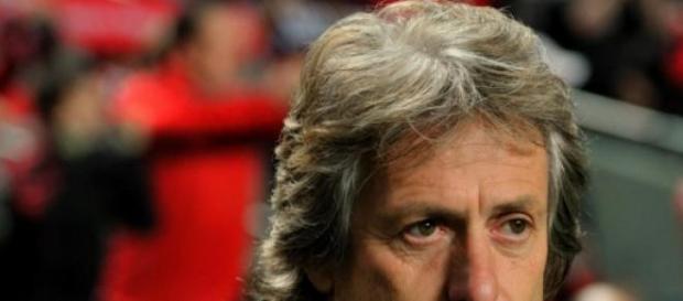 Jorge Jesus e o Benfica criticados. Jorge Jesus e o Benfica criticados.