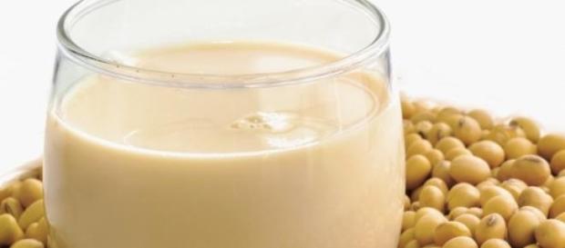 Leche de origen vegetal en claro ascenso Leche de origen vegetal en claro ascenso