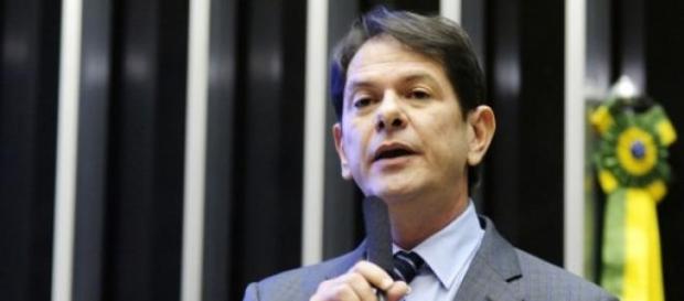 Ministro disse para deputados "largarem o osso" Ministro disse para deputados "largarem o osso"