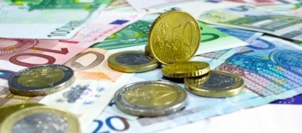 Scheitert Europa auch durch den Euro? Scheitert Europa auch durch den Euro?