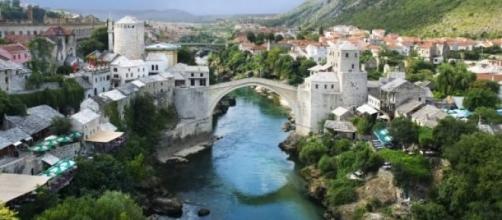 Panoramica di Mostar in Bosnia ed Erzegovina