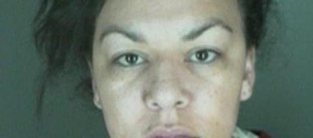 Dynel Lane está acusada de esventrar grávida Dynel Lane está acusada de esventrar grávida
