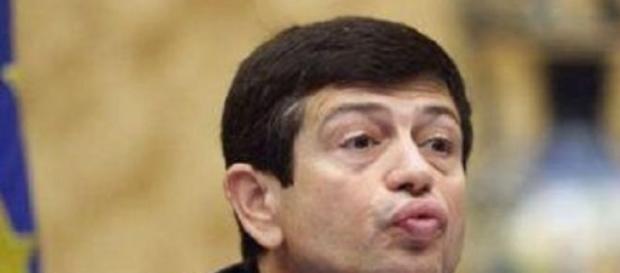 Il ministro Maurizio Lupi si dimette Il ministro Maurizio Lupi si dimette