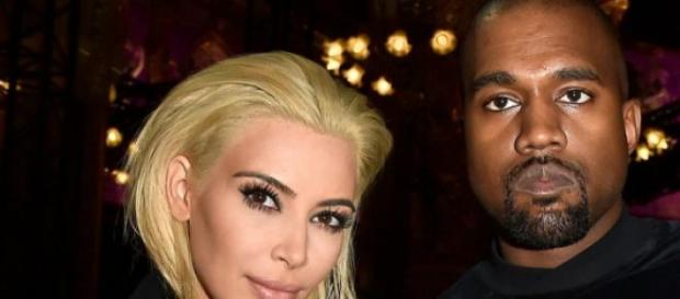 Kim Kardashian está a fazer sexo em exagero Kim Kardashian está a fazer sexo em exagero