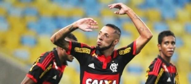 Paulinho fez o primeiro gol na vitória do Flamengo Paulinho fez o primeiro gol na vitória do Flamengo
