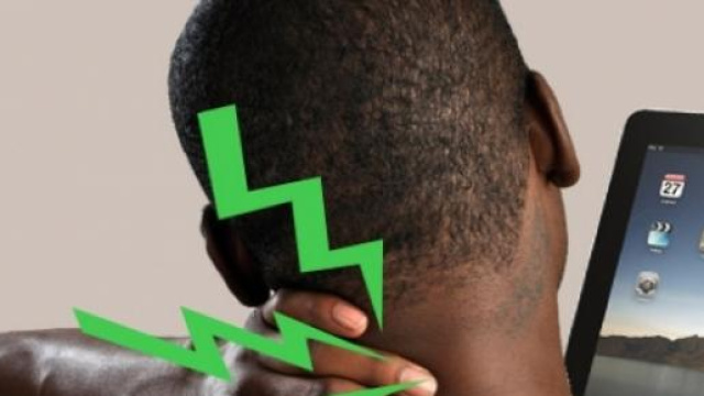 L'uso del tablet provoca dolori a collo e schiena