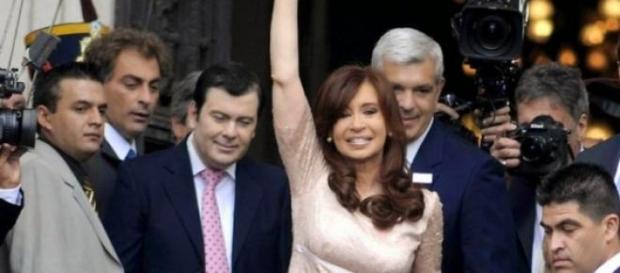 Cristina saludando al pueblo militante Cristina saludando al pueblo militante