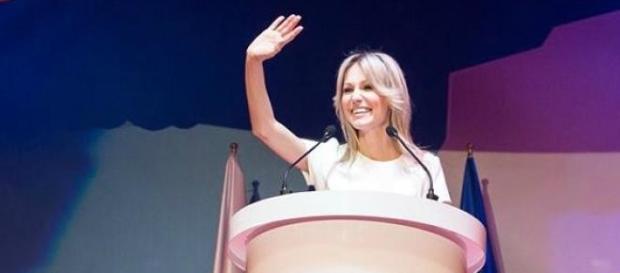 Magdalena Ogórek na dobre rozpoczyna kampanię Magdalena Ogórek na dobre rozpoczyna kampanię