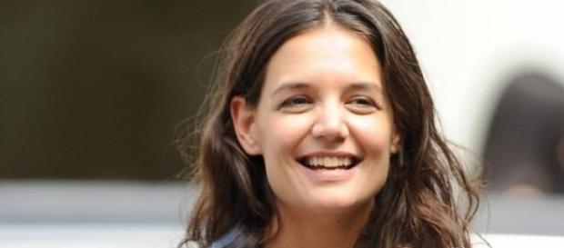 Katie Holmes não fala com Tom Cruise Katie Holmes não fala com Tom Cruise