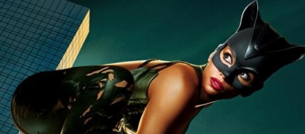 C'è il film Catwoman domenica sera su Italia 1 C'è il film Catwoman domenica sera su Italia 1