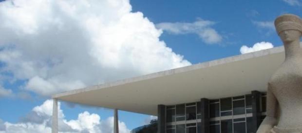 Ex-diretor do banco rual tem progressão de pena Ex-diretor do banco rual tem progressão de pena