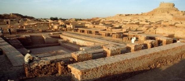 Mohenjo Daro se prabuseste Mohenjo Daro se prabuseste