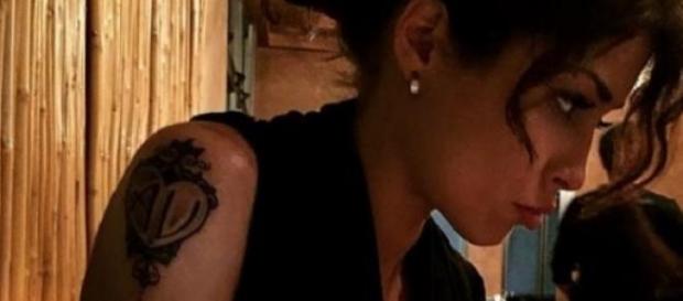 Valentina Rapisarda e il nuovo tatuaggio Valentina Rapisarda e il nuovo tatuaggio